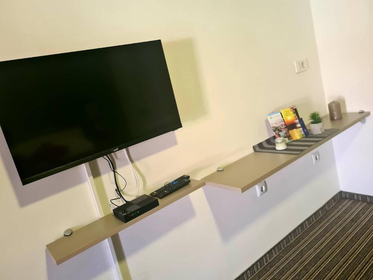 Bonitos, Sobe-Rooms Slavonski Brod Ngoại thất bức ảnh