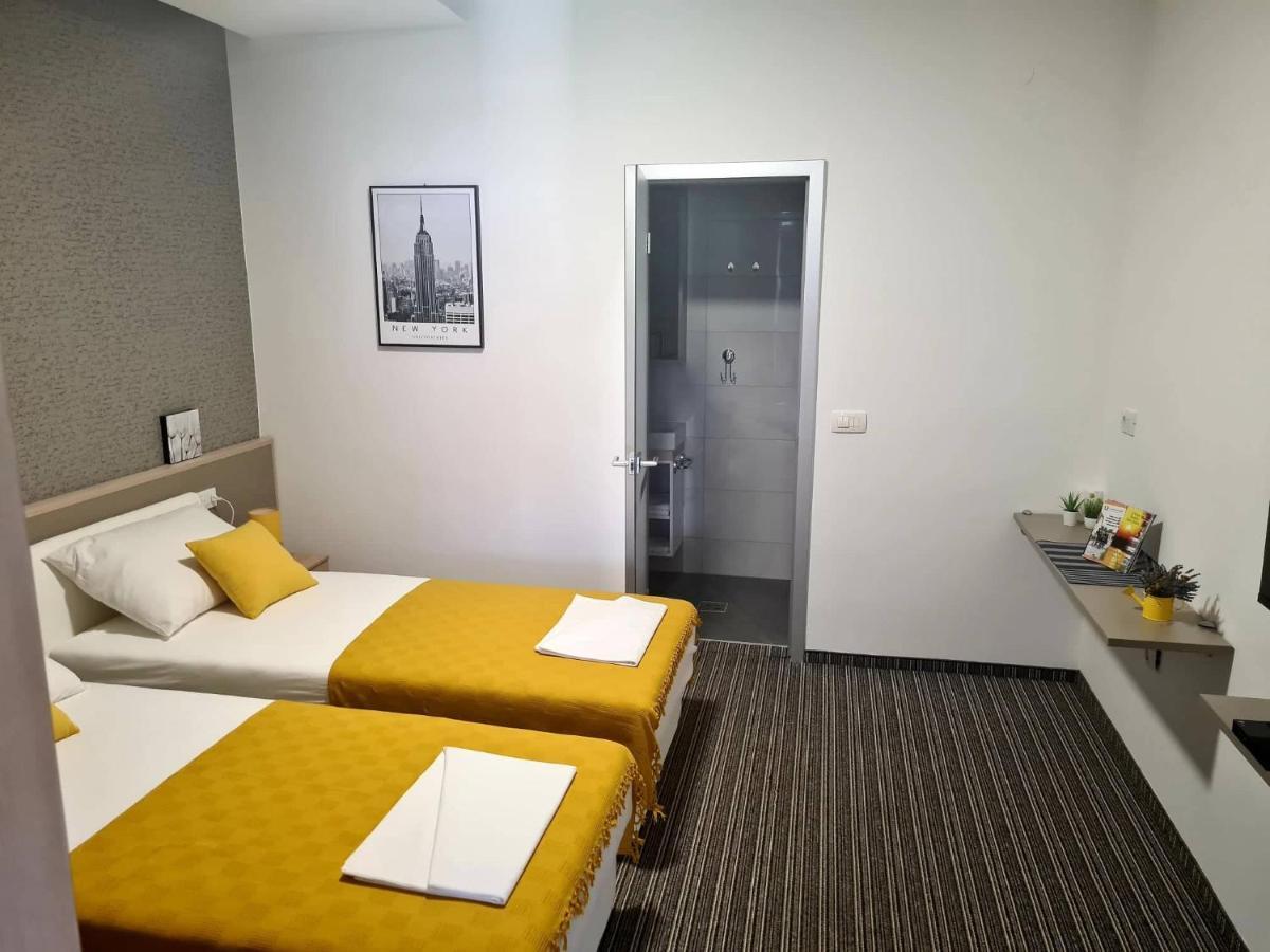 Bonitos, Sobe-Rooms Slavonski Brod Ngoại thất bức ảnh