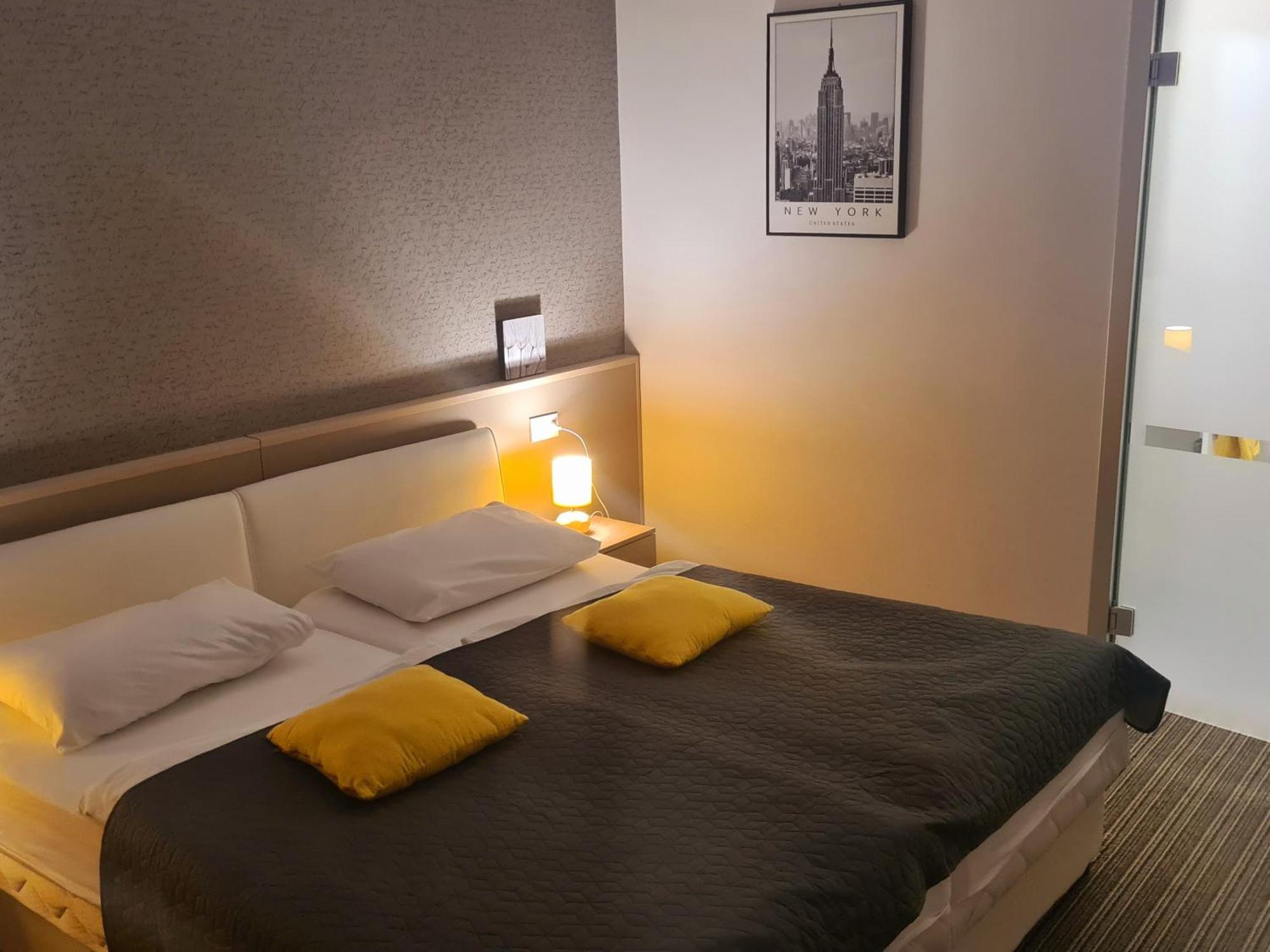 Bonitos, Sobe-Rooms Slavonski Brod Ngoại thất bức ảnh
